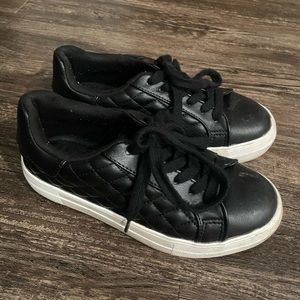 Black womens casual everyday shoes.